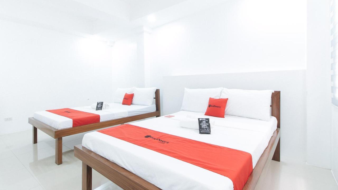Reddoorz Plus At Dbuilders Poblacion Bgc Taguig Exterior photo