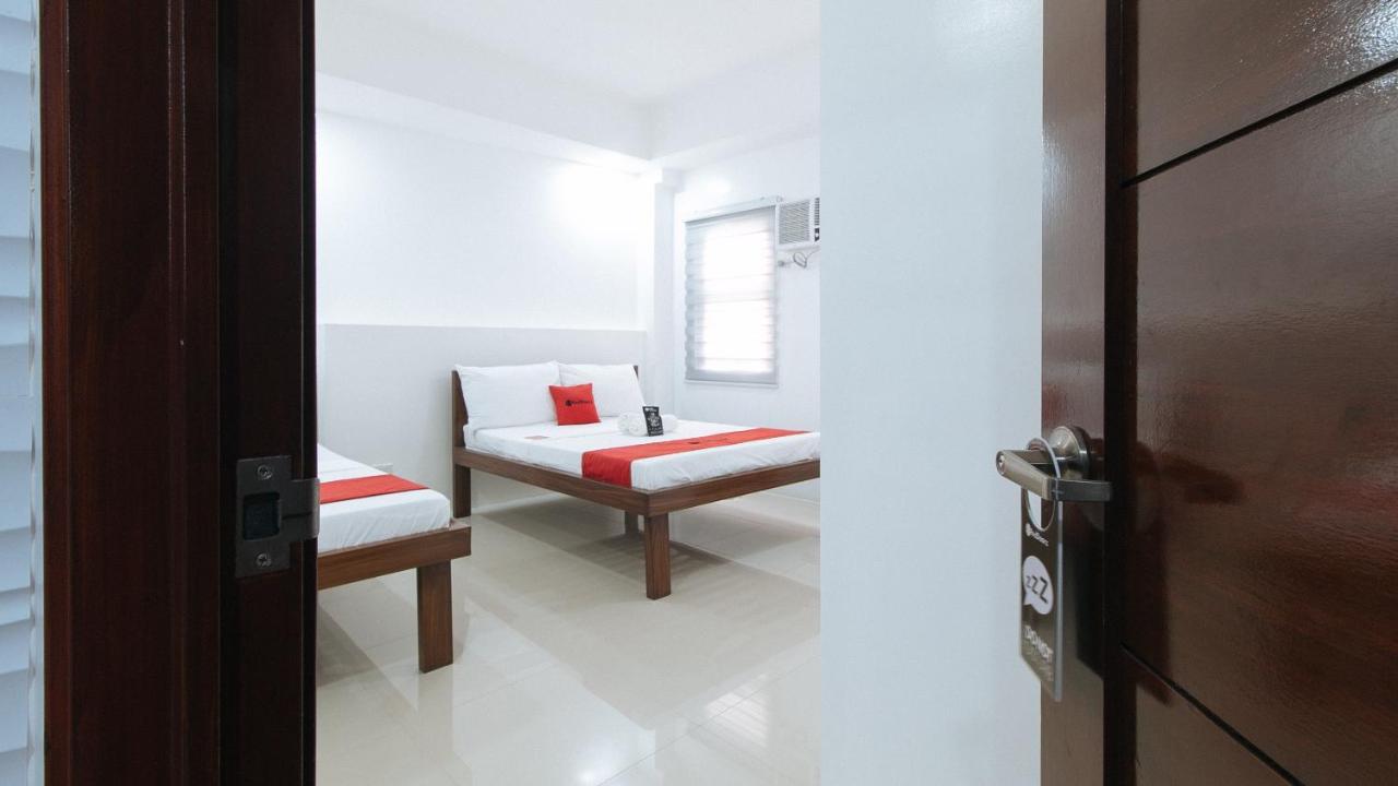 Reddoorz Plus At Dbuilders Poblacion Bgc Taguig Exterior photo