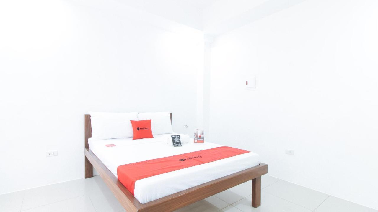 Reddoorz Plus At Dbuilders Poblacion Bgc Taguig Exterior photo