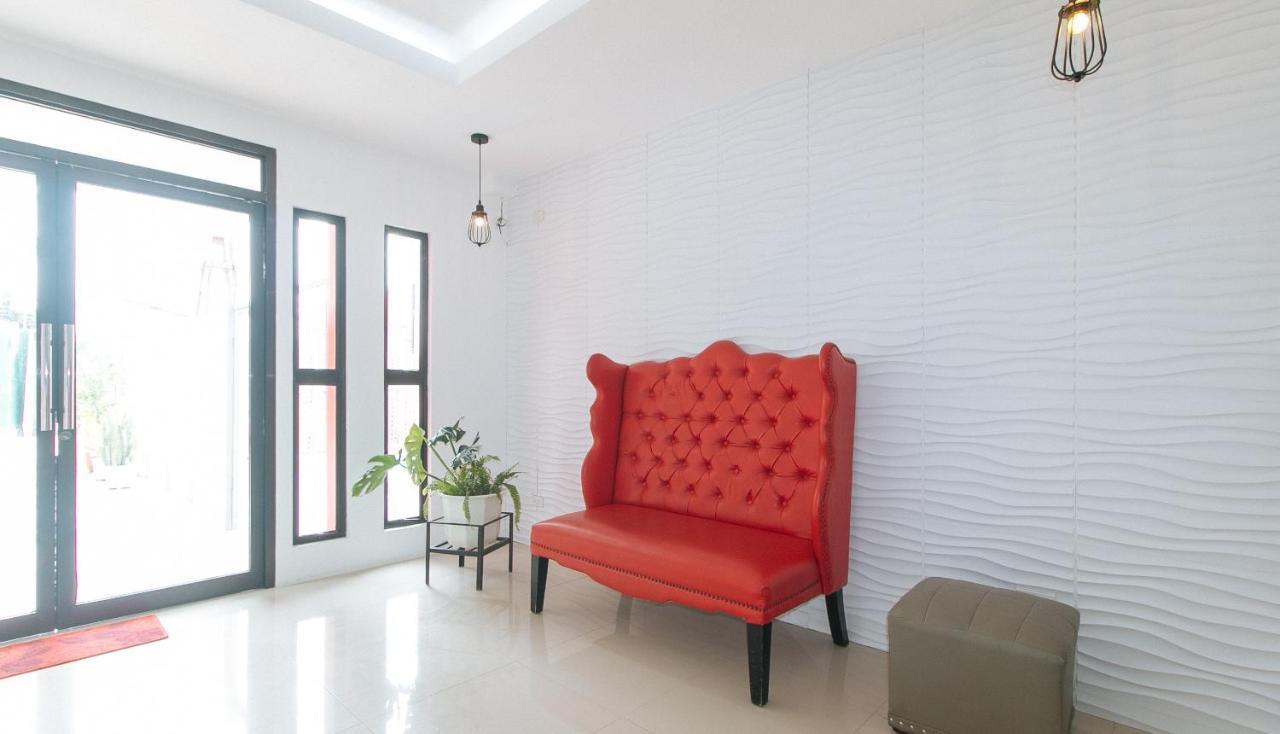 Reddoorz Plus At Dbuilders Poblacion Bgc Taguig Exterior photo